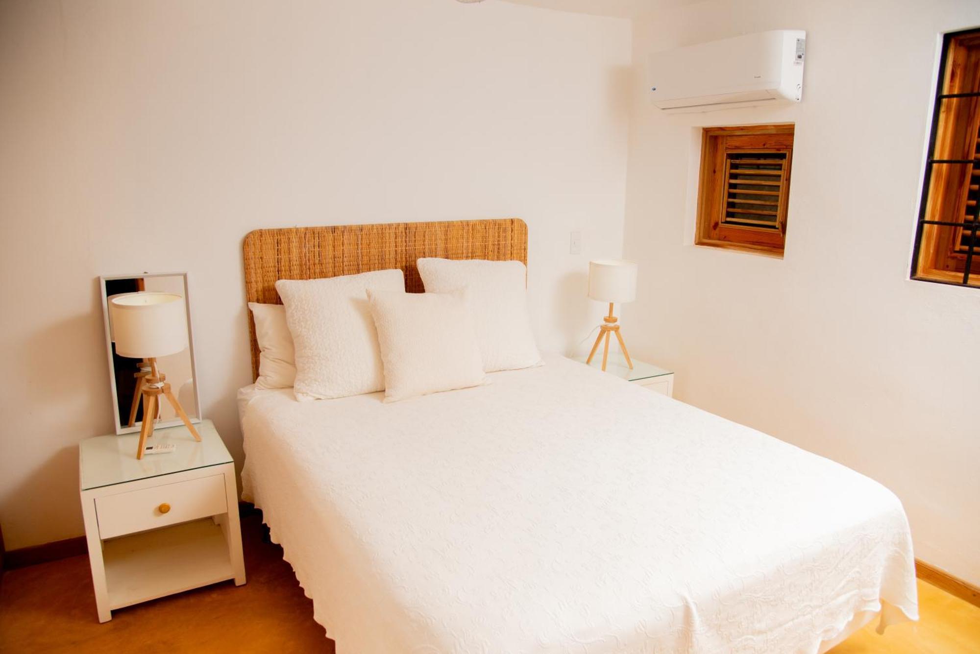 Jasmine La Playita - Ocean Front Apartment ลาส กาเลราส ภายนอก รูปภาพ